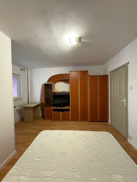 Dristor, Titan, Fizicienilor,